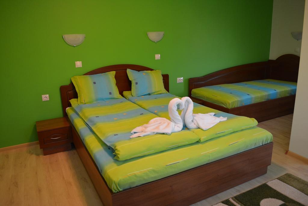 Guest House H Dzhogolanov Копривштица Экстерьер фото