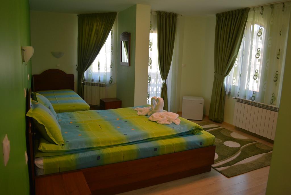 Guest House H Dzhogolanov Копривштица Экстерьер фото