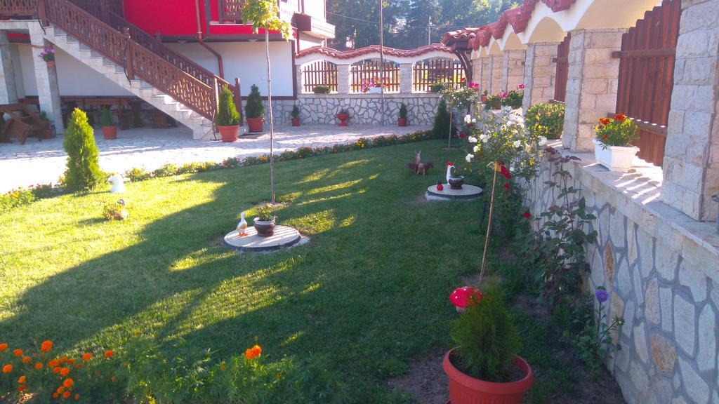 Guest House H Dzhogolanov Копривштица Экстерьер фото