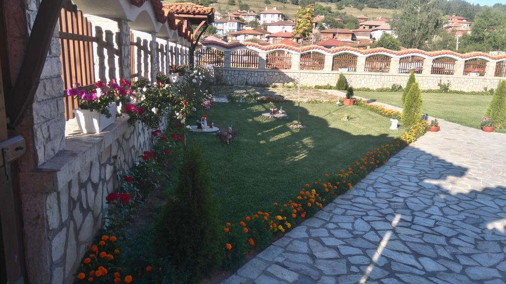 Guest House H Dzhogolanov Копривштица Экстерьер фото